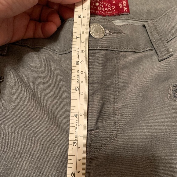 NWOT Lucky Brand Charlie Super Skinny. Size 4/27. Light gray. - Picture 11 of 12